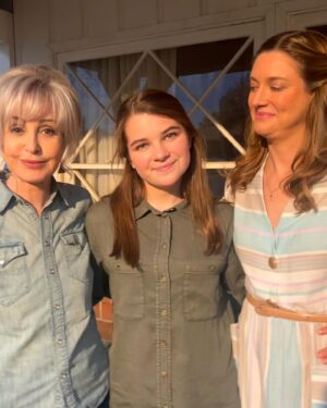 Raegan Revord Instagram - The Coopers are reunited in a new @youngsheldoncbs tonight at 8/7c ❤️