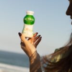 Rafa Kalimann Instagram - Começando o dia com um sorrisão e um café da manhã com muitos benefícios! 🌞✨ Activia não só traz um toque delicioso para sua rotina da manhã, mas tem probióticos vivos que ajudam a cuidar do seu intestino preso, gases, inchaço, dores e ruídos abdominais que atrapalham o dia a dia. Experimente Activia e descubra os 5 benefícios dos probióticos vivos para uma manhã mais leve e uma saúde digestiva ainda melhor 💚 #publi #activiabrasil #5beneficios