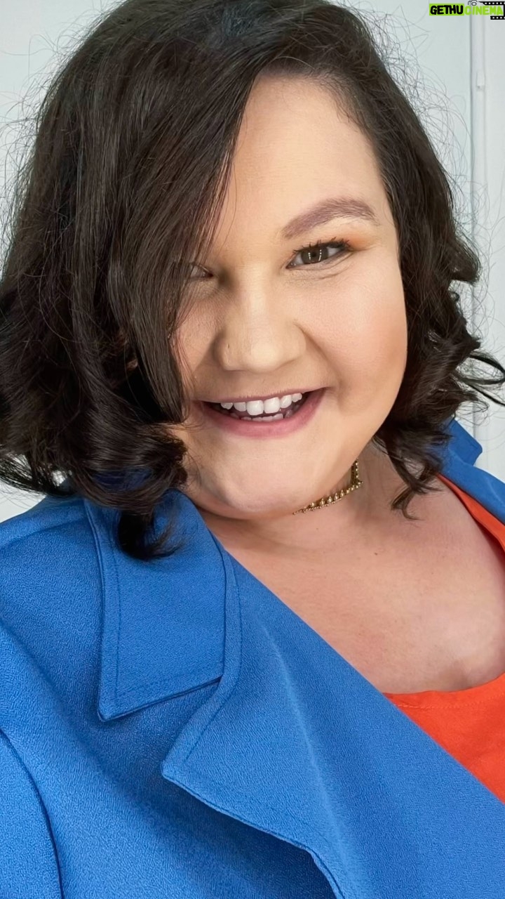 Rafaela Ferreira - 2.3K Likes - Tcharan, mistério revelado! ✨
Adivinha quem está de volta?!
Olha o moreno de novo aí, gente! ❤️
Curtiram o novo (ou antigo?) visual? :)