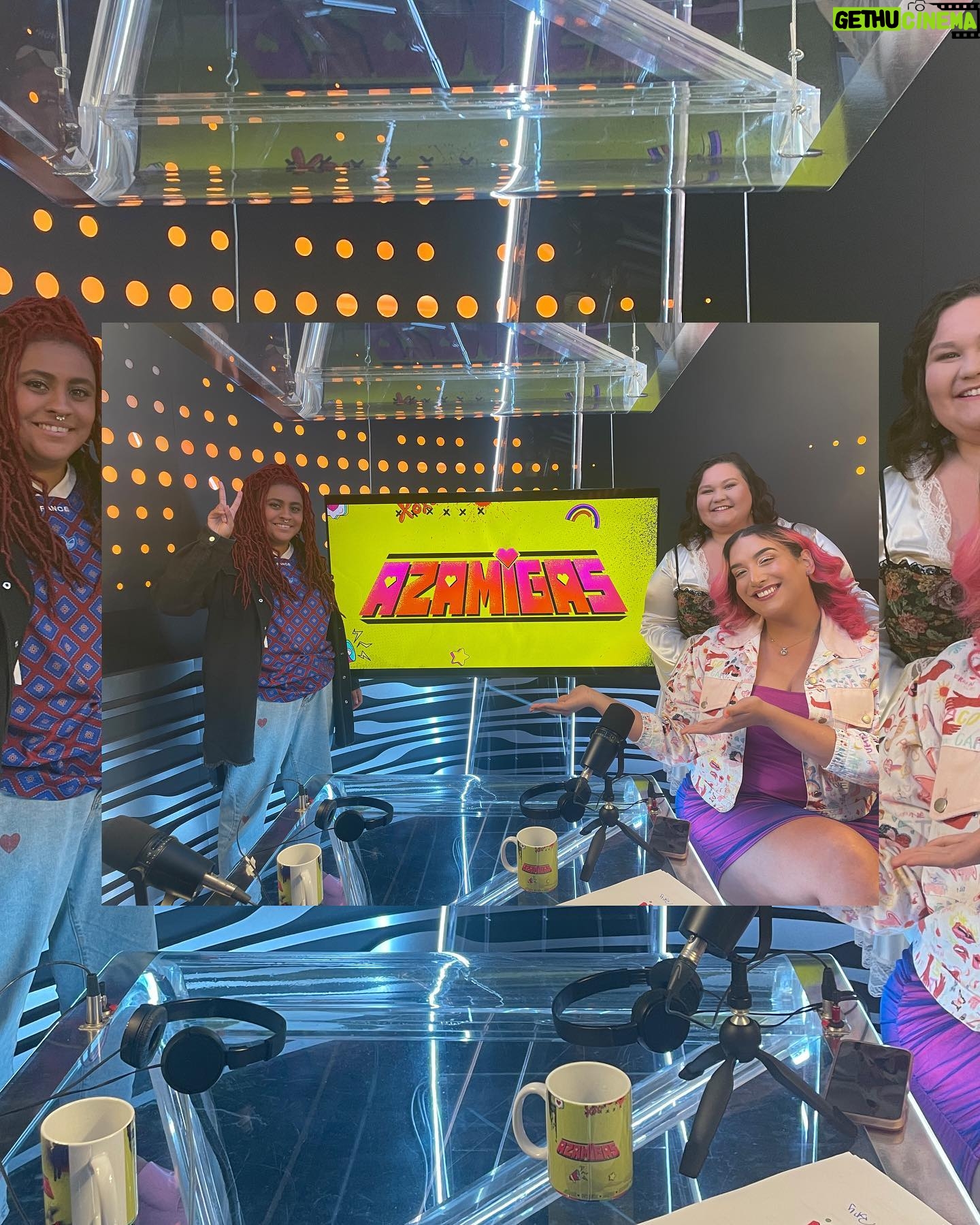 Rafaela Ferreira Instagram - Tem episódio novo de Azamigas com uma convidada genial @andrezadelgado_ , criadora da @perifacon! E a gente conversa sobre cultura geek e muitas coisas mais, foi um papo tãoooo gostoso. Confere lá no canal da TvZyn!! ❤️