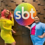 Rafaela Ferreira Instagram - Feliz demais em assinar mais um contrato com o SBT! ❤️ Que venham próximos e que vocês curtam muito os episódios de Azamigas que estou amando fazer e que inclusive… opa, corre lá no canal da TvZyn que tá começando agora! 👀