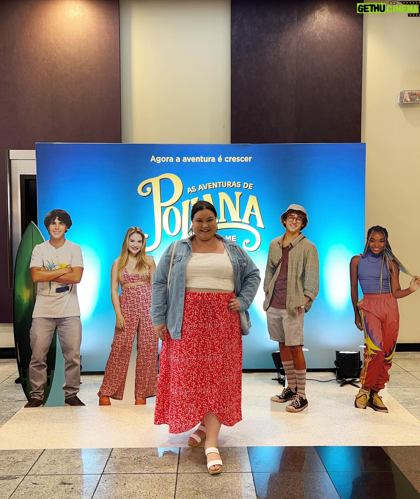 Rafaela Ferreira - 1.7K Likes - Essa semana teve pré-estreia de #asaventurasdepolianaofilme e foi incrível!!! ✨
Dia 30 de Novembro chega aos cinemas, recomendo muito. Tá divertido, fofo e é muito gostoso ver o crescimento dessa galerinha. Tem humor, romance, ação. Uma delícia!!! ❤️
Assistam! 🎬
📸 @ramonfreitax @andysantanaoficial @agenciabrazilnews