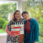 Rafaela Ferreira Instagram – Hoje tem estreia de A Volta!!! 🎥🎬✨

Laura é surpreendida durante a noite, com a notícia de que sua irmã mais nova (Katherine) desaparecida aos 7 anos de idade, foi encontrada. Já se passaram mais de 11 anos, desde o trágico evento. Seus pais faleceram na incerteza se a filha estaria viva ou não. Agora, Laura precisa lidar sozinha com esse reencontro e com todas as cicatrizes de Katherine.

Curta-metragem original #feliz7play 
De @lucianaoliveiracosta 
Direção @jefferson_nali 
Com @sofiasavietto e eu

Disponível também pelo YouTube, gratuitamente!
Assista através do LINK NA BIO.

Bom demais fazer parte desse projeto, equipe incrível. Obrigada pela confiança. ❤️✨