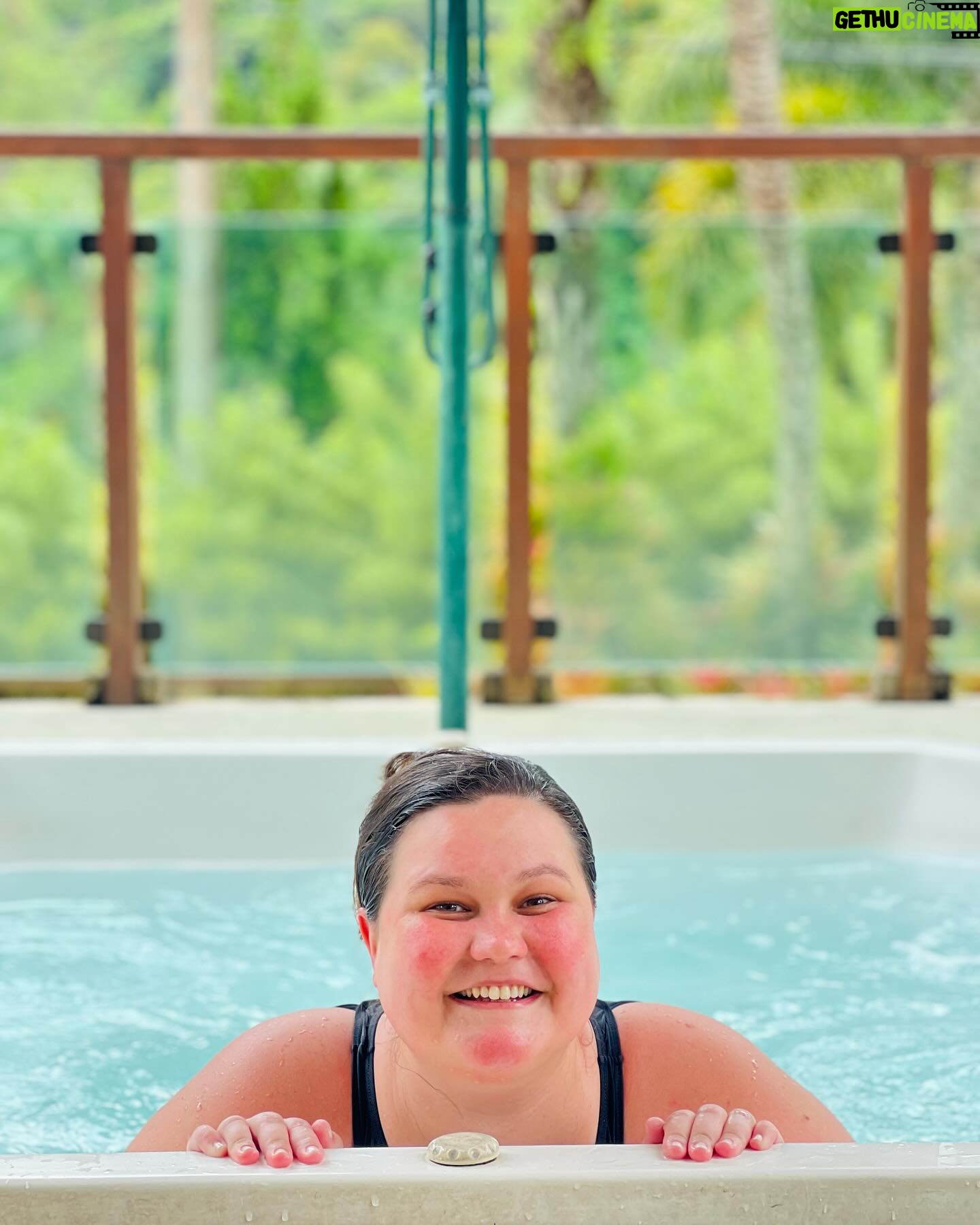 Rafaela Ferreira - 1.8K Likes - Pode vir 2024, me sinto pronta! 🥂✨