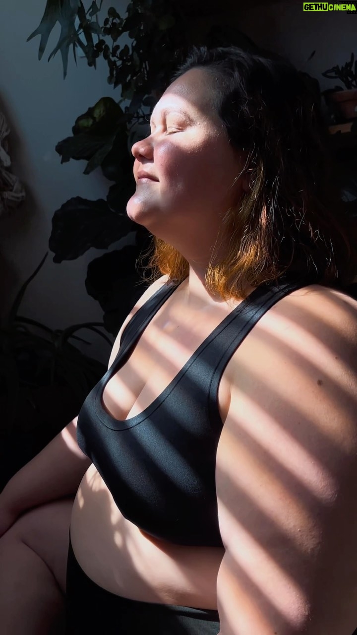 Rafaela Ferreira - 1.7K Likes - Sobre ressignificar.
#corpo #amorproprio #corpogordo #bodypositive #bodypositivity #bodyneutrality