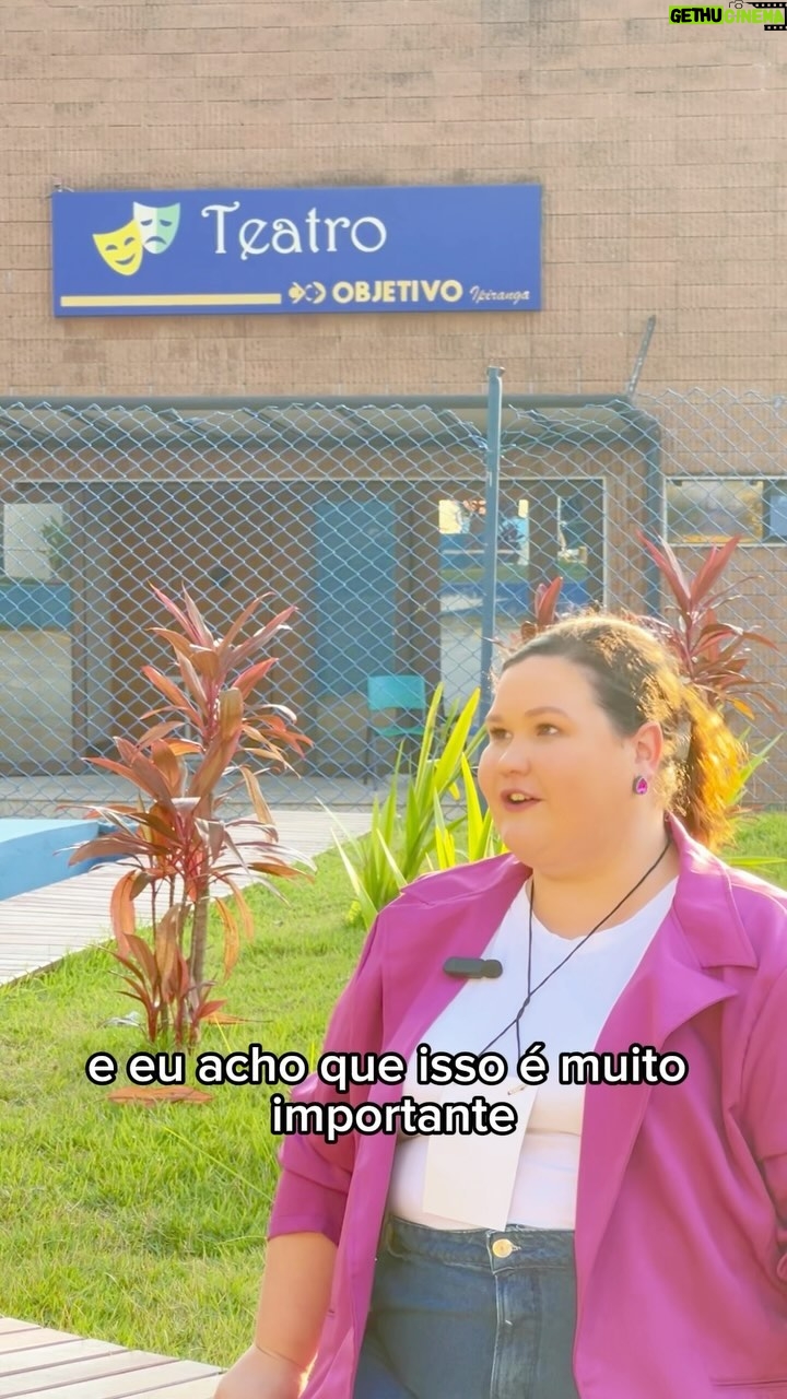 Rafaela Ferreira Instagram - Bom dia e boa semana, meus amores! 🌻 Compartilho com vocês esse dia lindo no @worldcreativityday , teve painel, sessão de autógrafos, entrevista e o carinho das pessoas que passaram por lá!!! 🎉 Obrigada @leituramooca pela presença luxuosa para comercialização do meu livro, Eu só cabia nas palavras!!! @harpercollinsbrasil minha editora sempre arrasa e meu agente @montenegrotalentsoficial também. 📚✨ Também agradeço aos companheiros de painel @soumaisumjoao @mariliatipodoce @lshibata pela importante conversa que tivemos e a produção de @sejavovs @_nyxday ❤️
