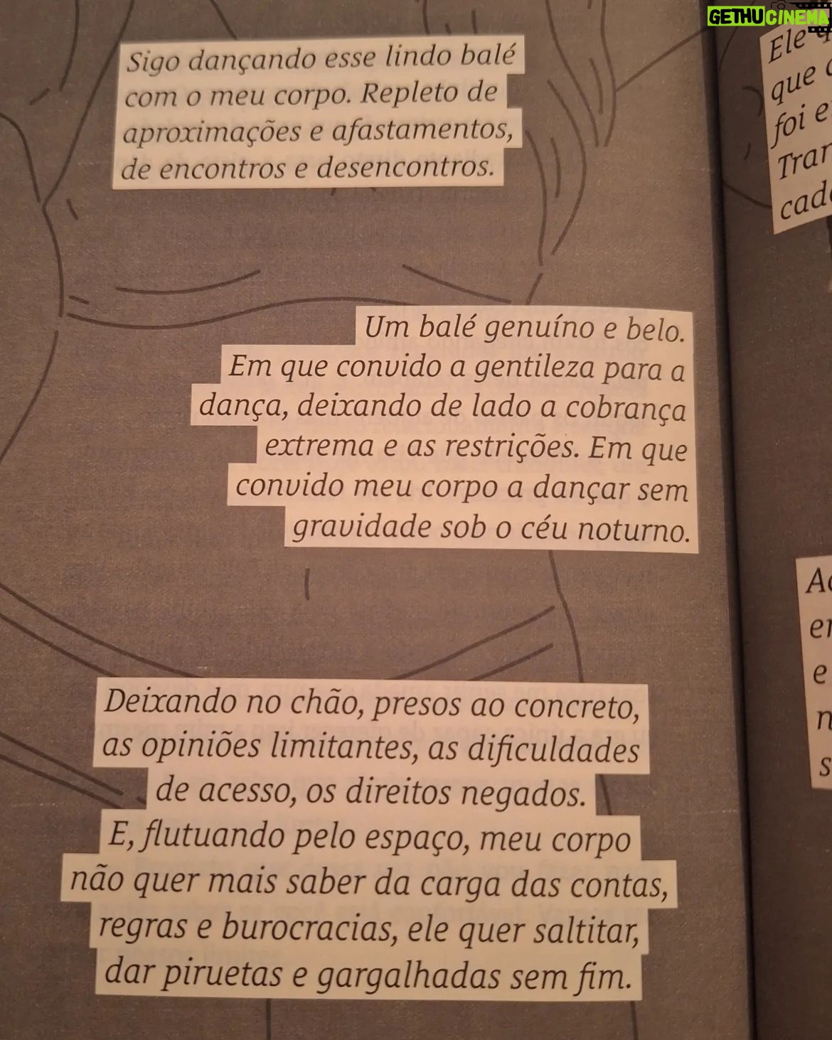 Rafaela Ferreira Instagram - Aquela leitura que é um abraço! 📚 "Eu só cabia nas palavras", de @ferreirarafaela foi a minha companhia de viagem a Recife e finalizei-a já em SP. Um livro sobre gorda, lido por uma gorda usando extensor de cinto no avião. Me identifiquei com cada palavra, sentimento e aspas. Foi como se estivesse "me lendo"! "Sou mais que o número do meu manequim. Eu sou corpo, e também sou alma. E a minha alma transborda para além dos meus limites."