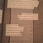 Rafaela Ferreira Instagram – Aquela leitura que é um abraço! 📚

“Eu só cabia nas palavras”, de @ferreirarafaela foi a minha companhia de viagem a Recife e finalizei-a já em SP. 

Um livro sobre gorda, lido por uma gorda usando extensor de cinto no avião. 

Me identifiquei com cada palavra, sentimento e aspas. Foi como se estivesse “me lendo”! 

“Sou mais que o número do meu manequim. Eu sou corpo, e também sou alma. E a minha alma transborda para além dos meus limites.”