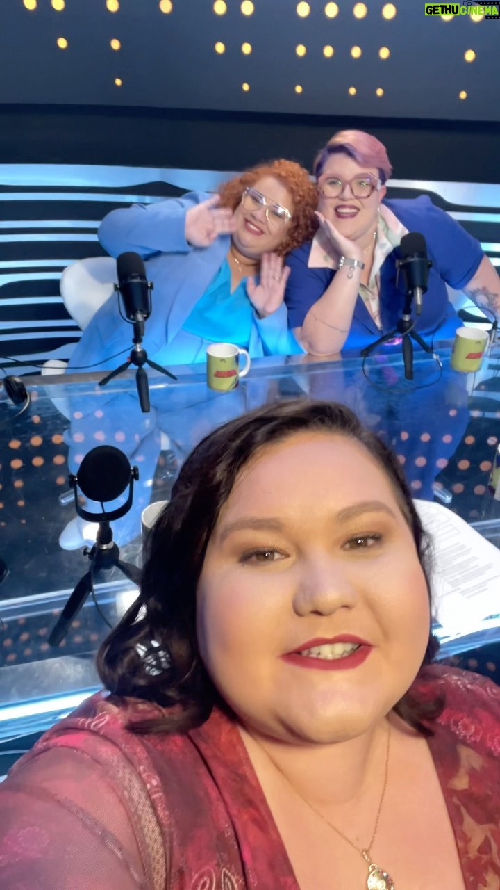 Rafaela Ferreira Instagram - Tão bom poder receber essas maravilhosas do @saudesemgordofobia no Azamigas!!! O bate-papo com @laissellmer e @gabimenezes foi lindo, potente e divertido! Se eu fosse vocês corria pro canal do YouTube da Tv Zyn ou pro Spotify pra conferir!!!