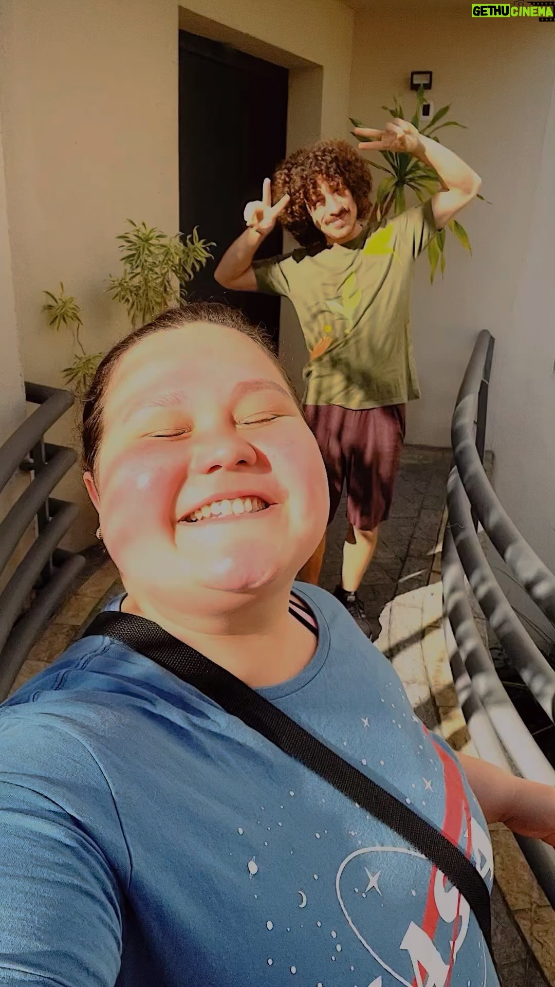 Rafaela Ferreira - 1.9K Likes - E hoje começamos o dia mexendo nosso corpão lá no @bem_estarpilates! É sempre maravilhoso se movimentar por amor próprio e pelo movimento em si.✨