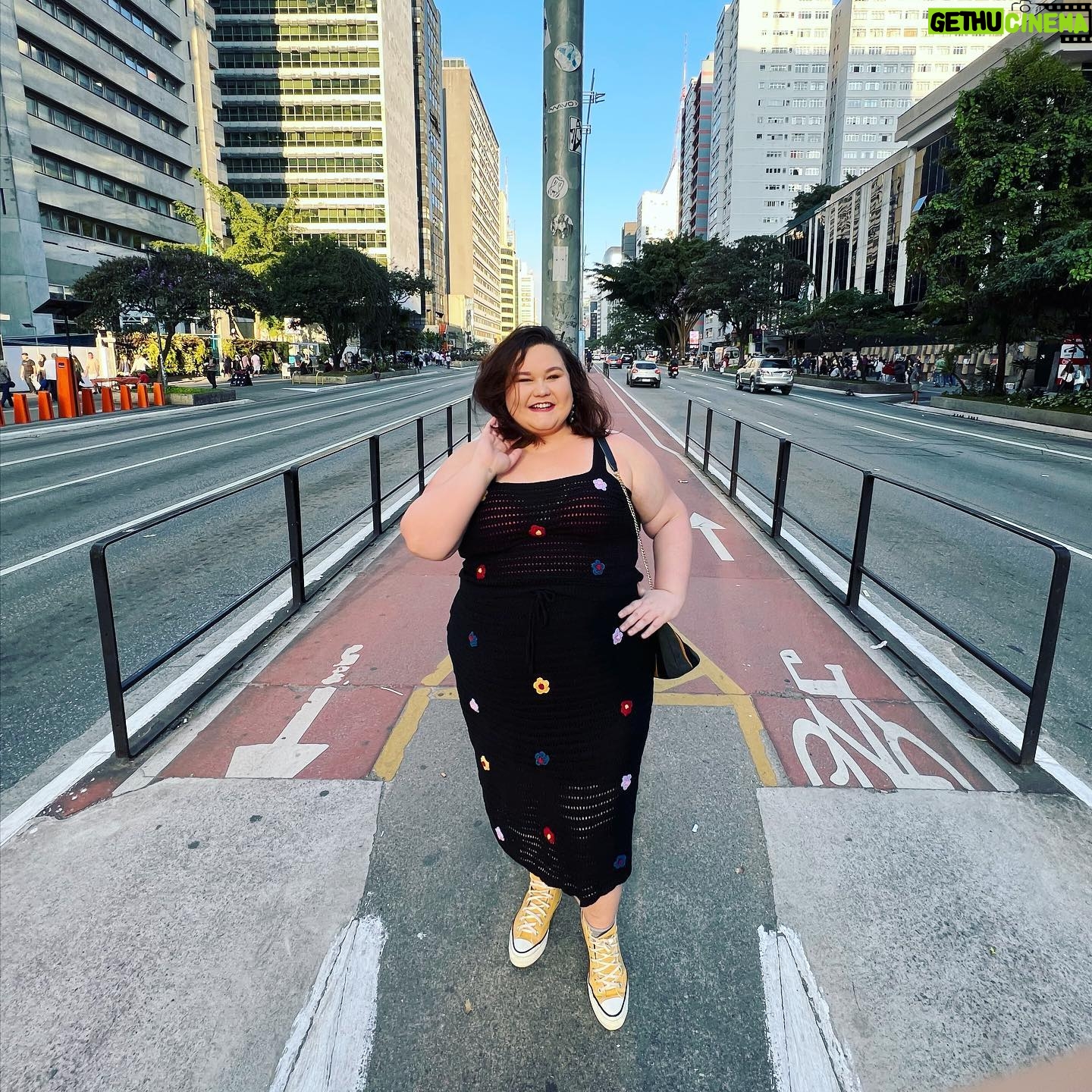 Rafaela Ferreira - 2K Likes - Cheguei pra Tarde de Autógrafos de EU SÓ CABIA NAS PALAVRAS no @popplusbr ✨✨✨✨