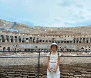 Rafiath Rashid Mithila Instagram - Our Roman Holiday (Part 1) A day at the Colosseum! #ayra_ar_maayer_obhijan #ayra_ar_maa