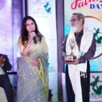 Rafiath Rashid Mithila Instagram - It was an honour to stand on that stage with my abbu when he received the 'Gorbito Baba' award. ❤️ I am a proud daughter.