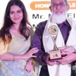 Rafiath Rashid Mithila Instagram - It was an honour to stand on that stage with my abbu when he received the 'Gorbito Baba' award. ❤️ I am a proud daughter.