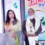 Rafiath Rashid Mithila Instagram - It was an honour to stand on that stage with my abbu when he received the 'Gorbito Baba' award. ❤️ I am a proud daughter.