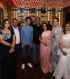 Rafiath Rashid Mithila Instagram - At the premiere of #Mayaa

My saree: @karutantra