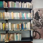 Rafiath Rashid Mithila Instagram - In my University library, Ayra met Mr. Jean Piaget, the father of child psychology and known for his theory of cognitive development in early childhood, who's theory I not only had memorized by heart but also applied them on Ayra when she was between 1 to 3 years old and I was doing my Masters in Early Childhood Development. 😁😁 #ayra_ar_maa #phdlife
