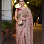 Rafiath Rashid Mithila Instagram - Best Actress - Myself Allen Swapan Bangladesh Achievers Awards 2023 Thanks for the honour 🙏🏽 Saree: @audriana_exclusives
