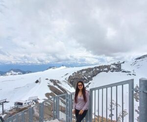 Rafiath Rashid Mithila Instagram - #ayra_ar_maayer_obhijan #boroferrajje 

#glacier3000 #switzerland🇨🇭