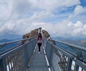 Rafiath Rashid Mithila Instagram - #ayra_ar_maayer_obhijan #boroferrajje 

#glacier3000 #switzerland🇨🇭
