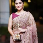 Rafiath Rashid Mithila Instagram - Best Actress - Myself Allen Swapan Bangladesh Achievers Awards 2023 Thanks for the honour 🙏🏽 Saree: @audriana_exclusives