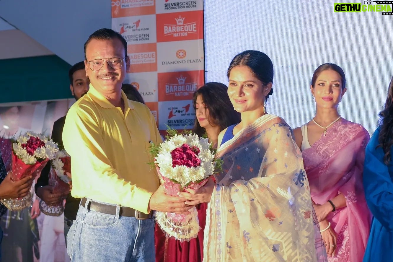 Rafiath Rashid Mithila Instagram - Moments from the music launch of our film #Mayaa directed by @raajhorsheede Music composed by @ranajoybhattacharjee Sung by @somlataacharyyachowdhury and @ujaan.mukherjee2000 Available only on @saregama_official