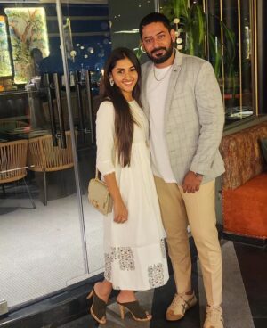 Ragini Prajwal Instagram - Good vibes, long talks & a whole lot of smiles!❤️🧿
.
#sozoskyline