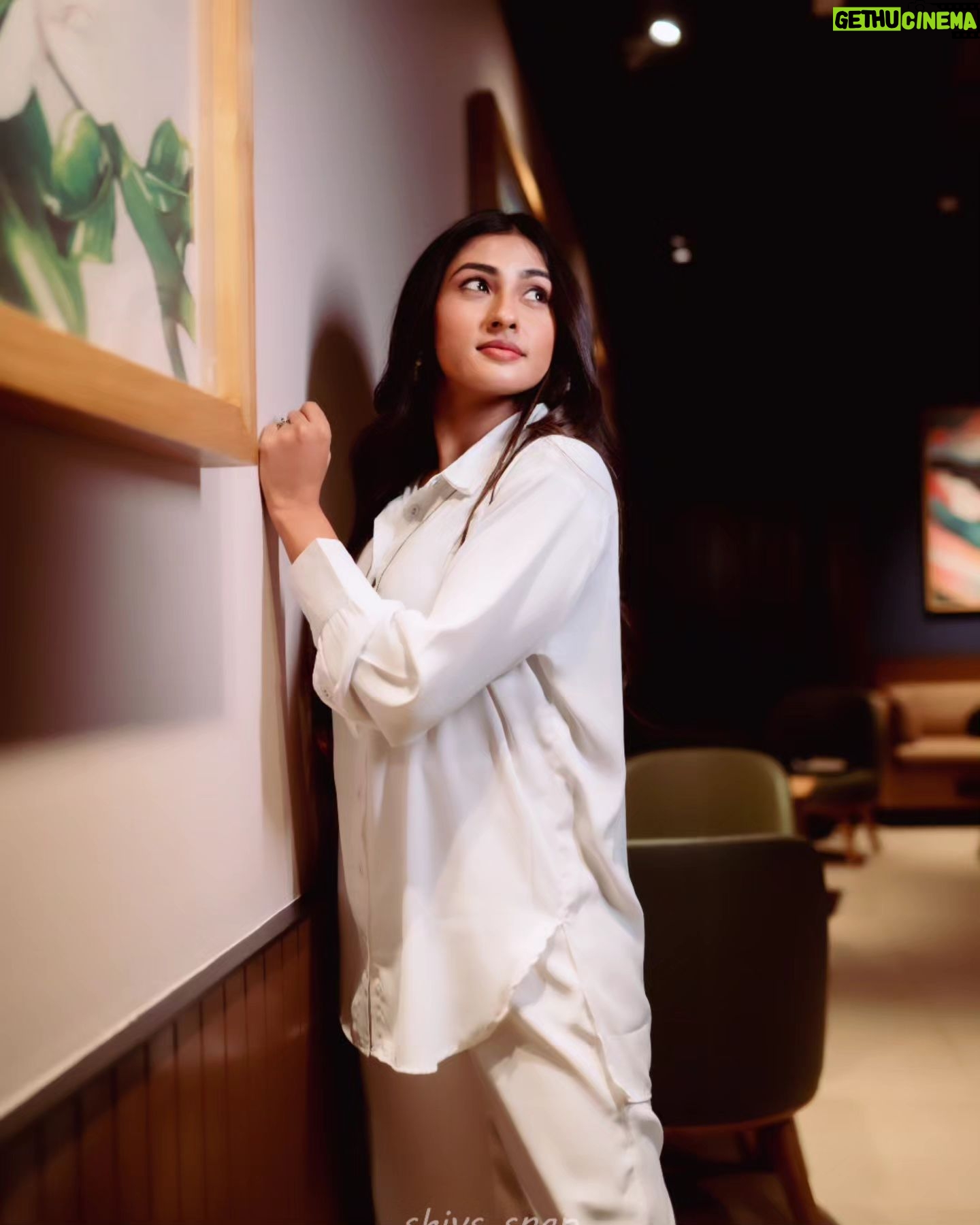 Ragini Prajwal Instagram - Taking life as a camera! Focus on the good times, develop from the negatives, and when things don't work out, take another shot! Cherish every moment captured! Happy Sunday everyone!❤️ Pictures by @shivs_snap