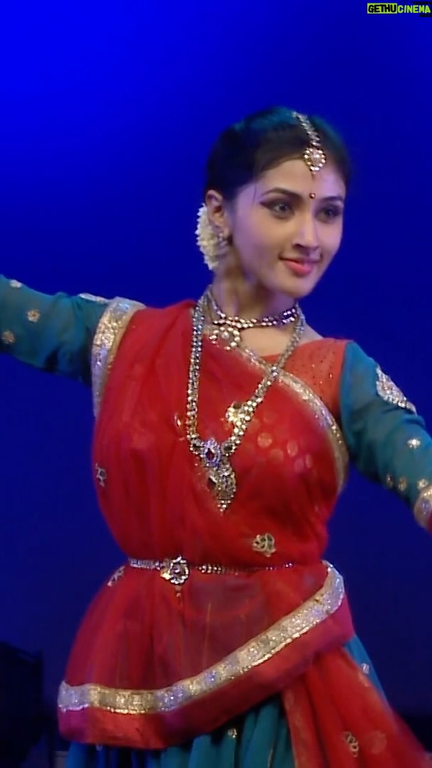 Ragini Prajwal Instagram - Such a joy to see our talented & beautiful student Ragini Chandran @iamraginiprajwal at her Rangmanchpravesh 11 yrs ago. Found this video in our archives. God bless you dear Ragini. #dancer #talented #artist #classical #kathak #tradition #culture #dedication #passion #divineart