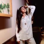 Ragini Prajwal Instagram – Taking life as a camera! Focus on the good times, develop from the negatives, and when things don’t work out, take another shot! Cherish every moment captured! 

Happy Sunday everyone!❤️

Pictures by @shivs_snap