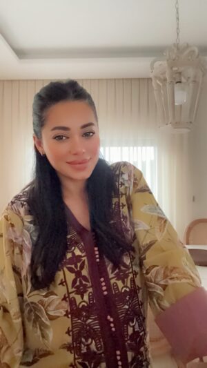 Rahma Riyad Instagram - فوازير رمضان 🌙 لحبايبي في العراق 🇮🇶

@vonkcheese 

#رحمة_رياض | #RahmaRiad