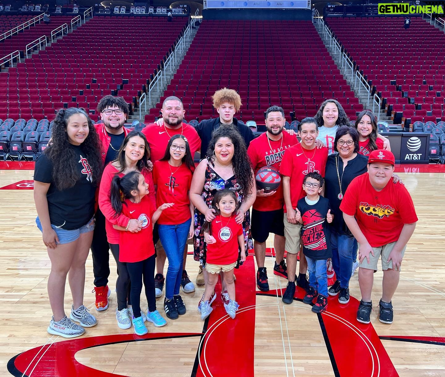 Raini Rodriguez Instagram - Thank you @houstonrockets for a super fun night yesterday!! My family and I enjoyed every minute of it. The seats company were top notch 🤩🚀