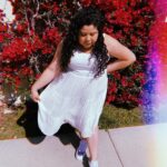Raini Rodriguez Instagram – Roses are red
Violets are blue
I saw this on the side of the road
What did you expect me to do
🌺🌺🌺🌺