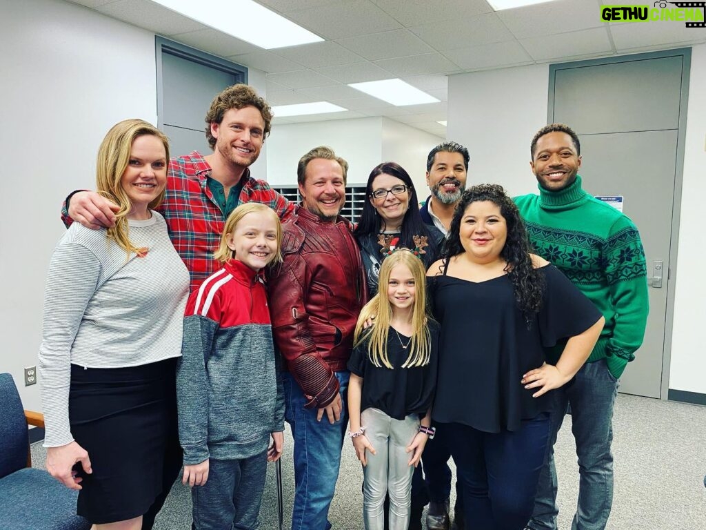 Raini Rodriguez Instagram - Some fun BTS pics & videos from “Rekindling Christmas” back in January. It was such a fun set with so many hardworking people🥰 It’s available to stream now on Amazon Prime, iTunes, Google Play, DirecTV, DISH, OnDemand, and YouTube. 🎄