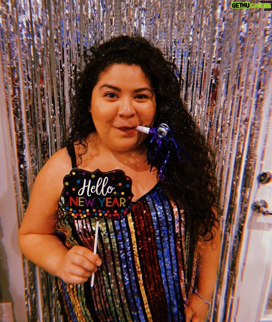 Raini Rodriguez Instagram - Happy New Year!! I’m so thankful for friends, family and everyone who has helped me grow within these last 10 years. 16-26 and I have learned and experienced so much!! I hope 2020 and this new decade brings everyone love, happiness, prosperity and growth. 💟✨Now lets get to work 💪🏽