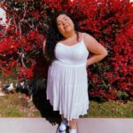 Raini Rodriguez Instagram – Roses are red
Violets are blue
I saw this on the side of the road
What did you expect me to do
🌺🌺🌺🌺