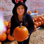Raini Rodriguez Instagram – Autumn leaves and pumpkins please 🎃