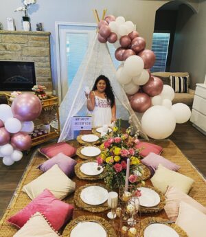 Raini Rodriguez Instagram - Surprised my nieces and nephews with the most magical living room quarantine picnic✨✨ Thank you @fancypicnics for making this happen! 💕
•
•
• 🎈: @poshpopballoons 🌺: @bloom_and_box