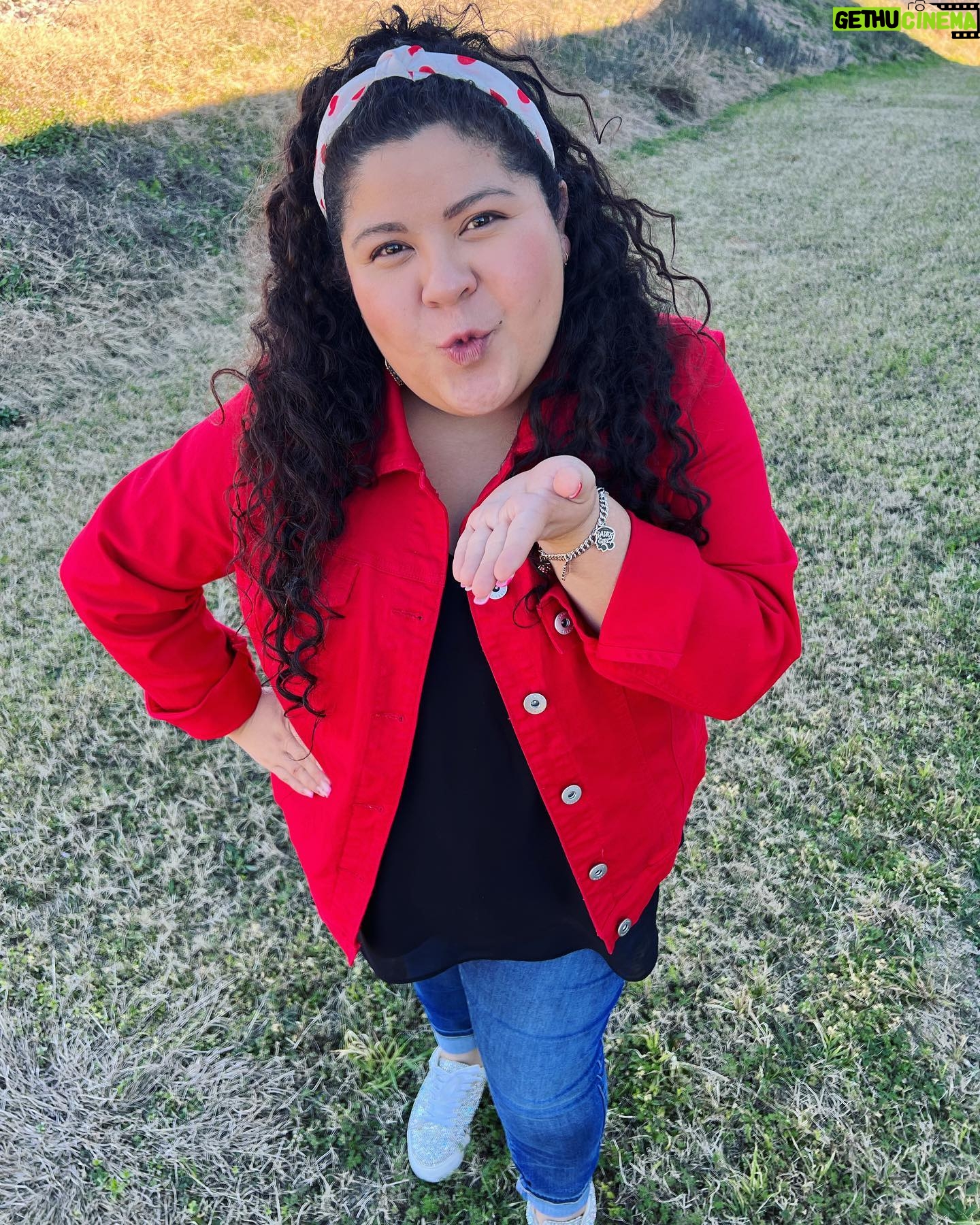 Raini Rodriguez Instagram - Kisses upon kisses 😘💋 Happy Valentine’s Day!