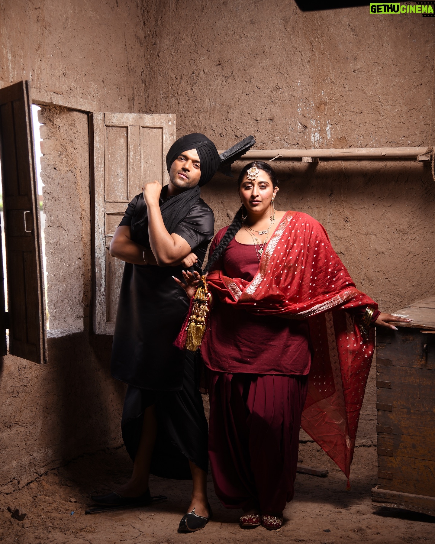 Raja Kumari - 107.3K Likes - Your new favorite Jodi ❤️ @gururandhawa
#INLOVE out now @tseries.official
Styled by @tryagaintoobad @styled_by_meera
RK glam @riyasheth.makeuphair @helena_hair_stylist
GURU wearing custom @noughtone01