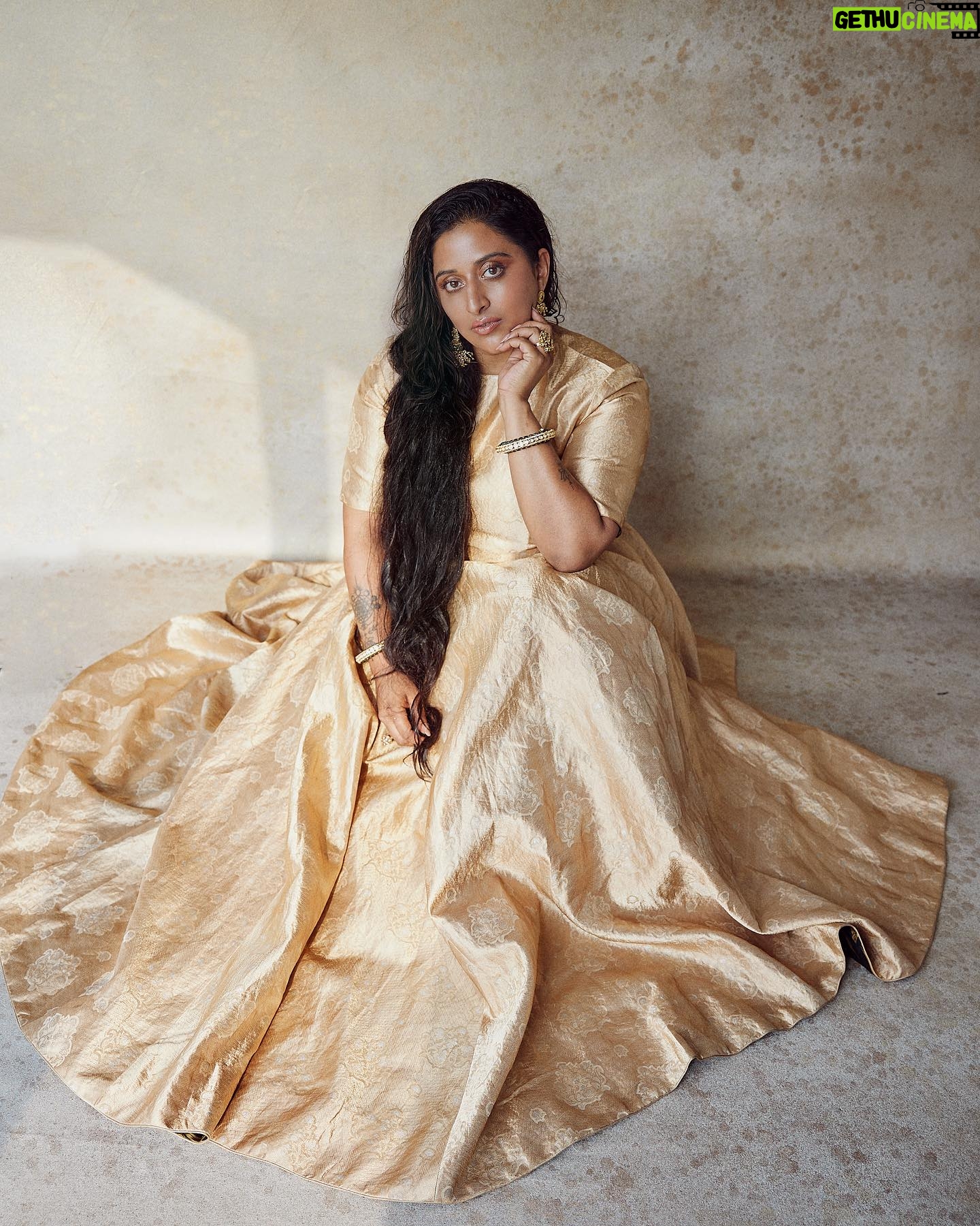 Raja Kumari - 74.9K Likes - శ్వేత
in custom @raw_mango
Styled by @tryagaintoobad @styled_by_meera
Glam @riyasheth.makeuphair @helena_hair_stylist
Shot by @trishasarang