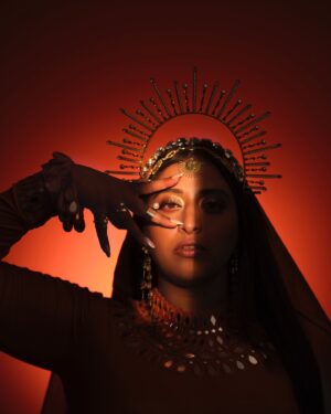 Raja Kumari Instagram - All eyes on the Underdog 👁️ #BridgeWorldTour 

3 shows in 3 days and we’re just getting started! 
Wearing custom @arpitamehtaofficial for opening night of the North American Tour in Toronto 🧡
Headpiece @the.olio.stories 
Custom Crown and Rings @amamajewels 

Styled by @tryagaintoobad @styled_by_meera 
Glam by @riyasheth.makeuphair @helena_hair_stylist 
Shot by @ag.shoot