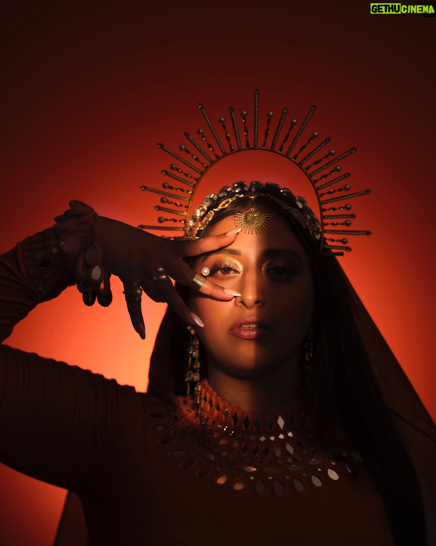 Raja Kumari - 59.1K Likes - All eyes on the Underdog 👁️ #BridgeWorldTour
3 shows in 3 days and we’re just getting started!
Wearing custom @arpitamehtaofficial for opening night of the North American Tour in Toronto 🧡
Headpiece @the.olio.stories
Custom Crown and Rings @amamajewels
Styled by @tryagaintoobad @styled_by_meera
Glam by @riyasheth.makeuphair @helena_hair_stylist
Shot by @ag.shoot