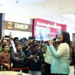 Rakshita Suresh Instagram - Lost in the melodies of Rakshitha’s live concert at Phoenix Marketcity Chennai! 🎶✨ #RakshithaLive #PhoenixMarketcityChennai #ConcertVibes #MusicMagic #ChennaiNights