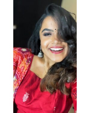 Rakshita Suresh Instagram - 🫶🏼 happy heart! 🧿 This one’s turning out to be one of the most special songs for me. 🥰 Thank you for the love :’) ❤️