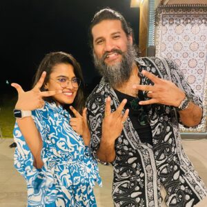 Rakshita Suresh Instagram - We Recorded This Song 6 Years ago 
The efforts taken by @blessyofficial sir and his team and the actors @therealprithvi and all his fellow actors @amalapaul included gave their everything to make this movie what it is Today. 
They had a much longer difficult journey that they went through to bring this film out 
A beautiful film about a Real Life Struggle.  Topping it off with the one and only @arrahman sir giving us such beautiful songs to go with the emotions of the film  an amazing Background Score too and Last Night it was a celebration of everyone that worked together for this beautiful Historical project 
To The one’s that made this song as beautiful as it is @chinmayisripaada @kavignarsnegan @rakendumouli @rakshitasuresh @sekarankarthik @c.r.e.s.c.e.n.d.o_1512 
🫶🏼🫶🏼❤️❤️