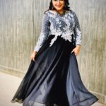 Rakshita Suresh Instagram - Was fun to be back on the sets of #SuperSinger after a while for a special performance! 🥰 Do watch the episode tonight on @vijaytelevision and anytime on @disneyplushotstar ✨♥️🎤 #ValentinesWeek #love #music #gratitude #blessing