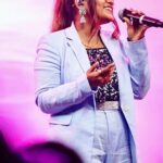 Rakshita Suresh Instagram - The joy of live singing 🫶🏼✨ From a recent concert! 🎤♥️ 🎥 @bengaluruganeshutsava