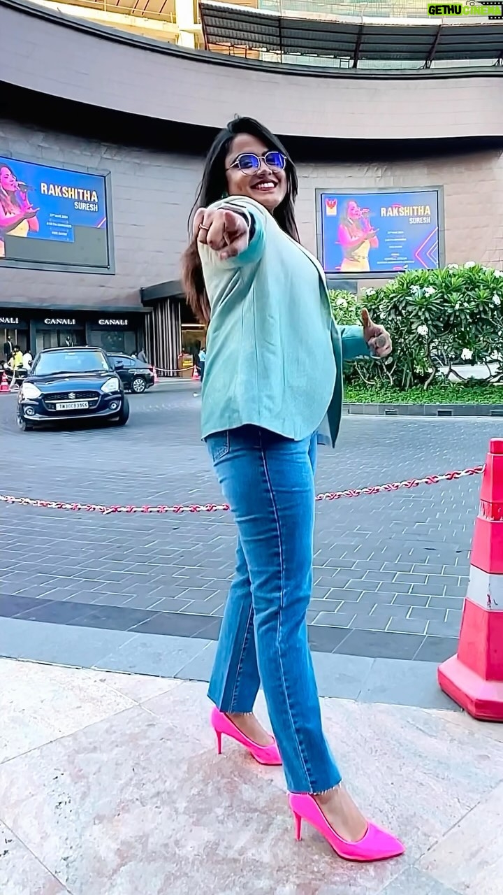 Rakshita Suresh - 12.1K Likes - Ready for you Chennai! 🚀🎤🧿💃🏻🕺🏻🫶🏼✨
Lessgooooo. 🥳🙌🏼
#RakshitaSureshLive
🧥 @styl_chennai