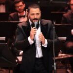 Ramy Ayash Instagram – رغم الشتاء الغزير وتسكير الطرقات والانتقال للمسرح الداخلي الكبير . إلا انو في كتير ناس أصروا  وقدروا يوصلوا .
 شكرا جمهور مصر الوفي الغالي ، ولكل الجنسيات اللي كانت موجودة 
 بشوفكم قريبا على خير 
#رامي_عياش
#مهرجان_الموسيقى_العربية ٢٠٢٢